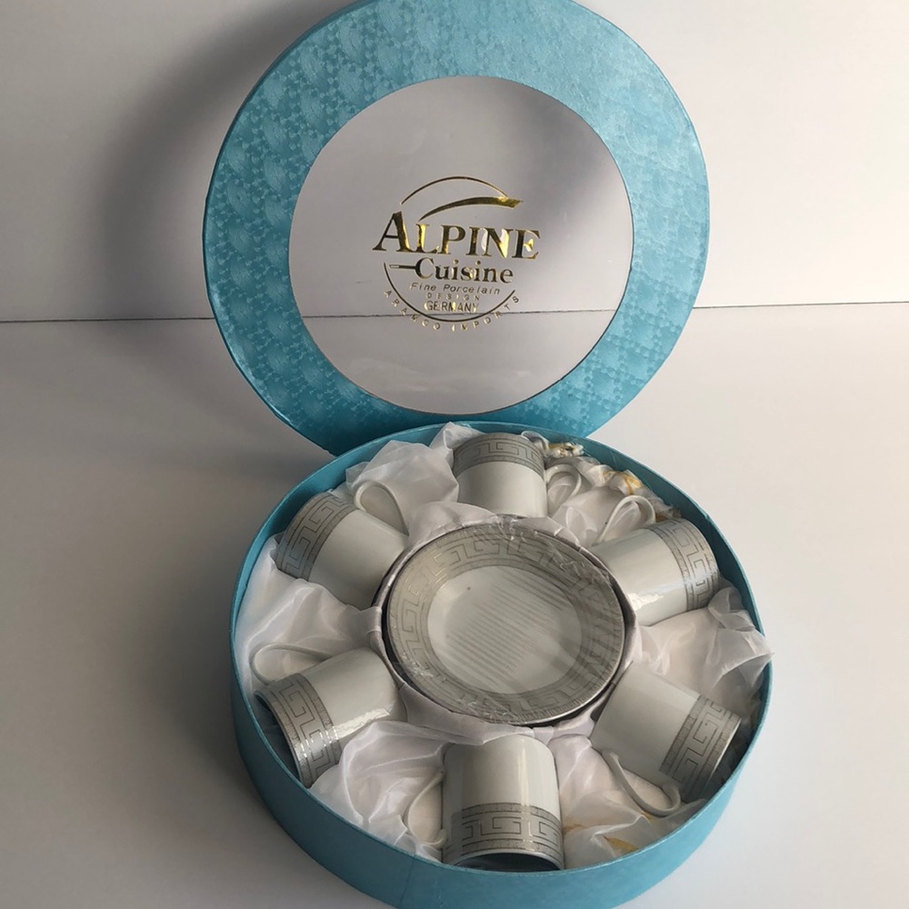 Alpine Cuisine Fine Porcelain coffee and Tea Set